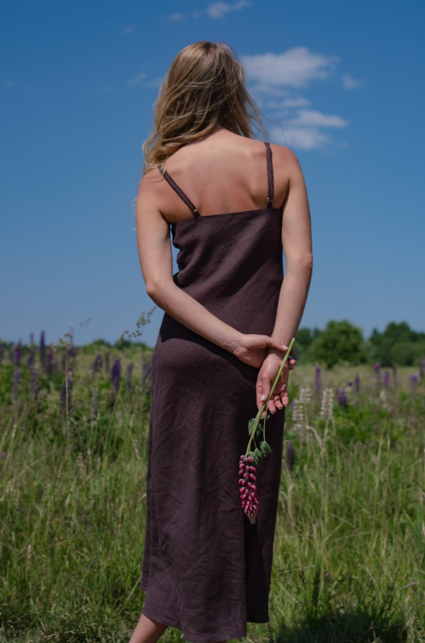 Mīlestības pilna vasaras linu kleita