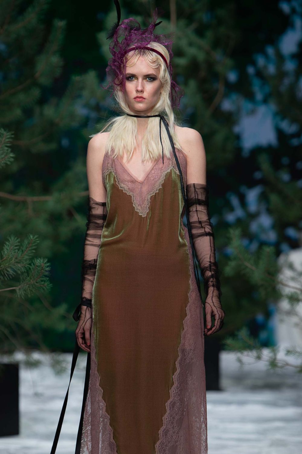  Safe And Sound Slip Olive Product SIA Glamoralle